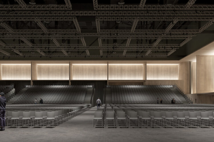 Vue Intérieur du Pavillon de Palexpo © BLANC-TAILLEUR IMAGES / Projet LRS I LIN.ROBBE.SEILER