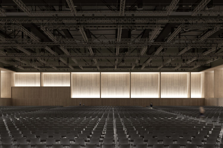 Vue Intérieur Pavillon de Palexpo © BLANC-TAILLEUR IMAGES / Projet LRS I LIN.ROBBE.SEILER